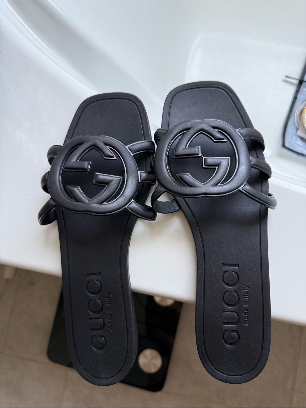 Gucci sandals with dust bag